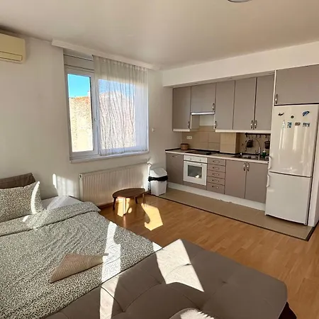 Bright & Modern Getaway With Terrace Apartament *