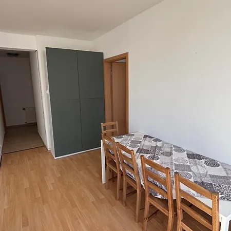 Apartament Bright & Modern Getaway With Terrace