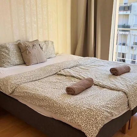 Apartament Bright & Modern Getaway With Terrace