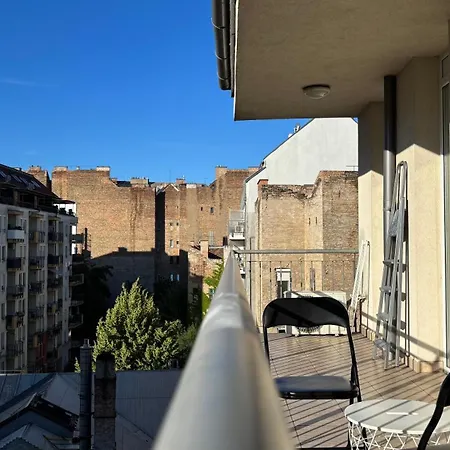 Appartement Bright & Modern Getaway With Terrace *