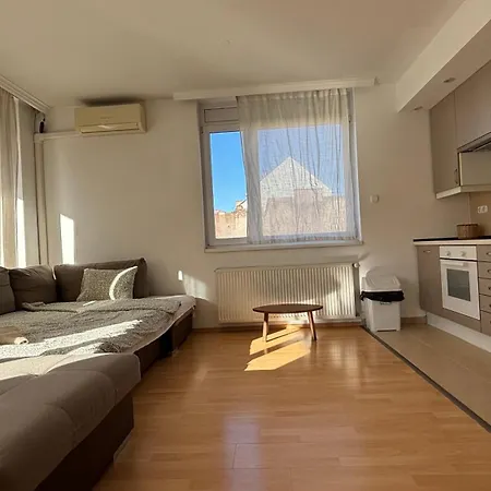 Apartament Bright & Modern Getaway With Terrace *